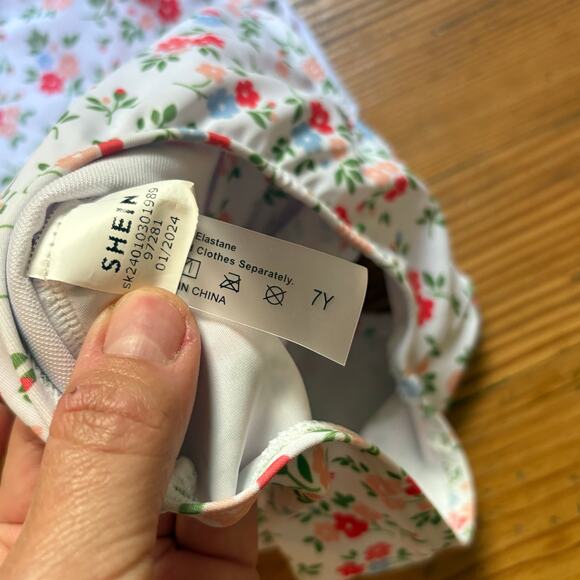 Shein white red pink floral ruffle sleeveless zip front swimsuit SIZE 7 - Picture 3 of 5